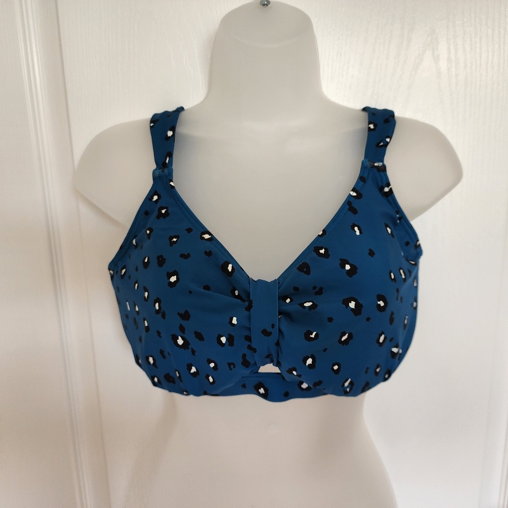 Bra-sided bikini top